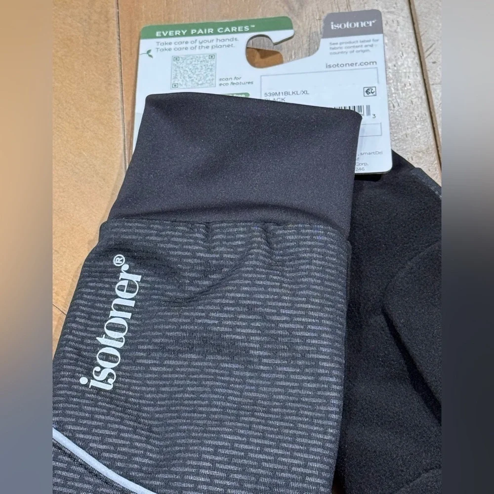 isotoner Women's Stretch Fleece Gloves With smartDri - Picture 4 of 4